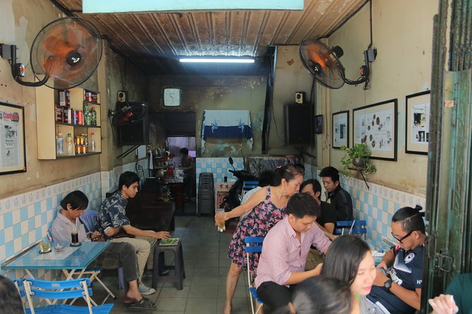 Private Ho Chi Minh Sightseeing and Food Tour by Scooter - Nguyen Thien Thuat Apartment Building and Local Life