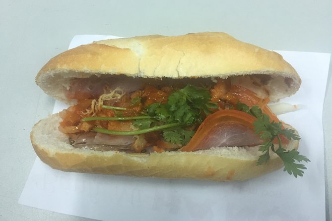 Private Ho Chi Minh Sightseeing and Food Tour by Scooter - Guides, Safety, and Communication
