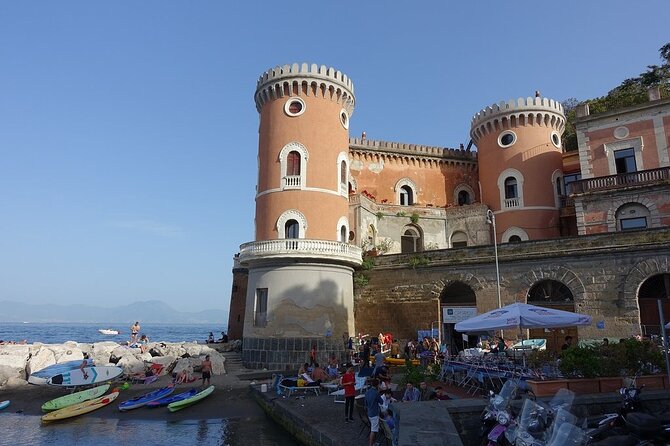 Private Sightseeing Tour in Naples by Vespa - What the private format adds