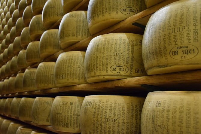 Private Tuscany Vespa Tour - Entering the winery cellar