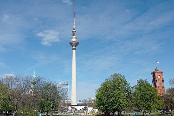 Private Up to 12 Guests-ONE RICKSHAW, E-Bikes, E-Scooters - Potsdamer Platz and a divided city rebuilt