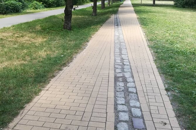 Private Up to 12 Guests-ONE RICKSHAW, E-Bikes, E-Scooters - The Holocaust Memorial and Brandenburg Gate