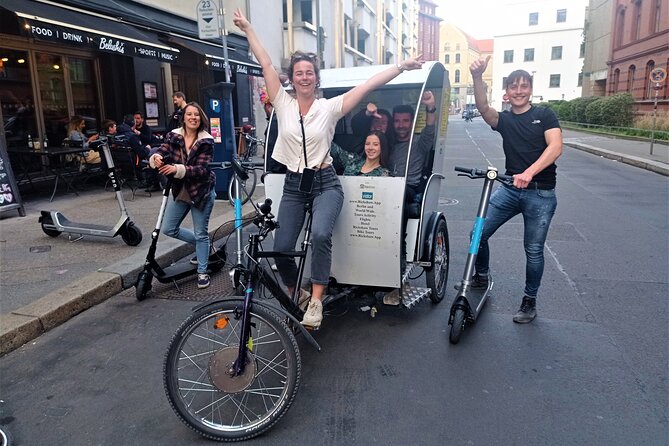 Private Up to 12 Guests-ONE RICKSHAW, E-Bikes, E-Scooters - Bebelplatz and Berlin’s difficult past