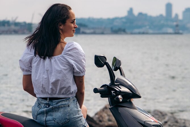 Quebec City - Scooter Rental on Ile d'Orléans - Farm products and simple local stops