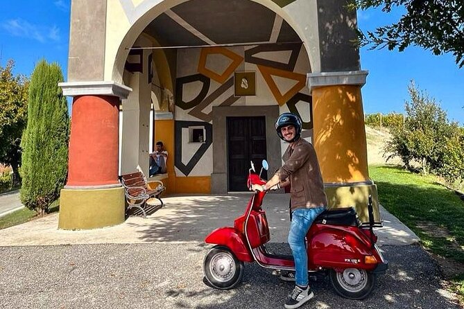 Rent a vintage Vespa for a whole day in Alba - Starting in Vaccheria Near Alba