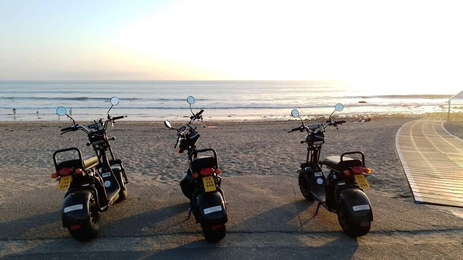 Rent e-Scooter 2 seat from 1 till 4 Hour: Explore Maspalomas - Licence, age, and passenger rules