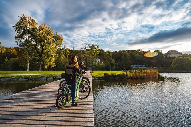 Rent your E-Scooter Hugo Bike in Prague! - Is $49.37 a fair price?