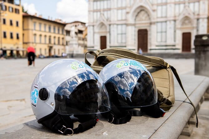 Rent your Electric Vespa 45 in Florence for 8 hours - Leaving Florence on an electric Vespa