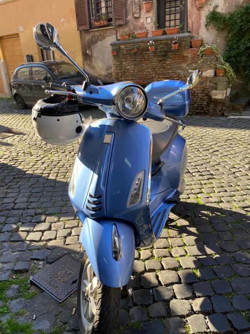RENTA A VESPA - Riding the Vespa Primavera 125cc