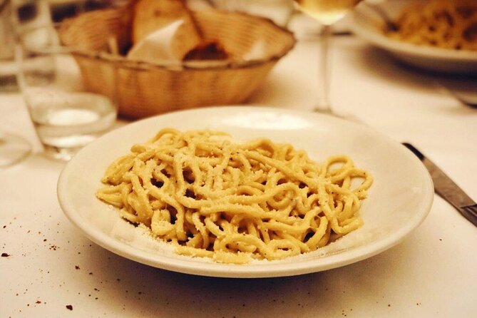 Roma Vespa Tour & Traditional Roman Food and Extras - What the private format changes