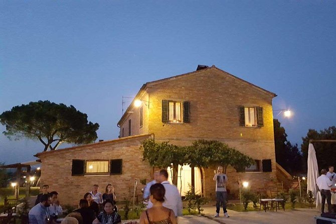 Romantic Vespa Tour and Wine Tasting - Choosing your seat, driver or passenger