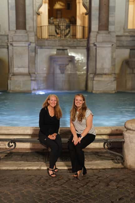 Rome: City Highlights Nighttime Vespa Photoshoot Jouney - The Colosseum and Piazza Venezia after dark