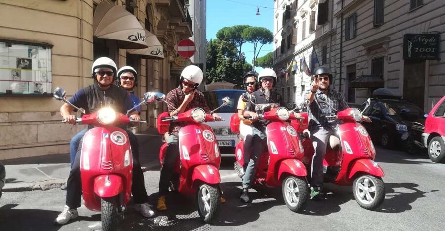 Rome: City Highlights Vespa Tour with Driver - Why a Vespa works so well in Rome