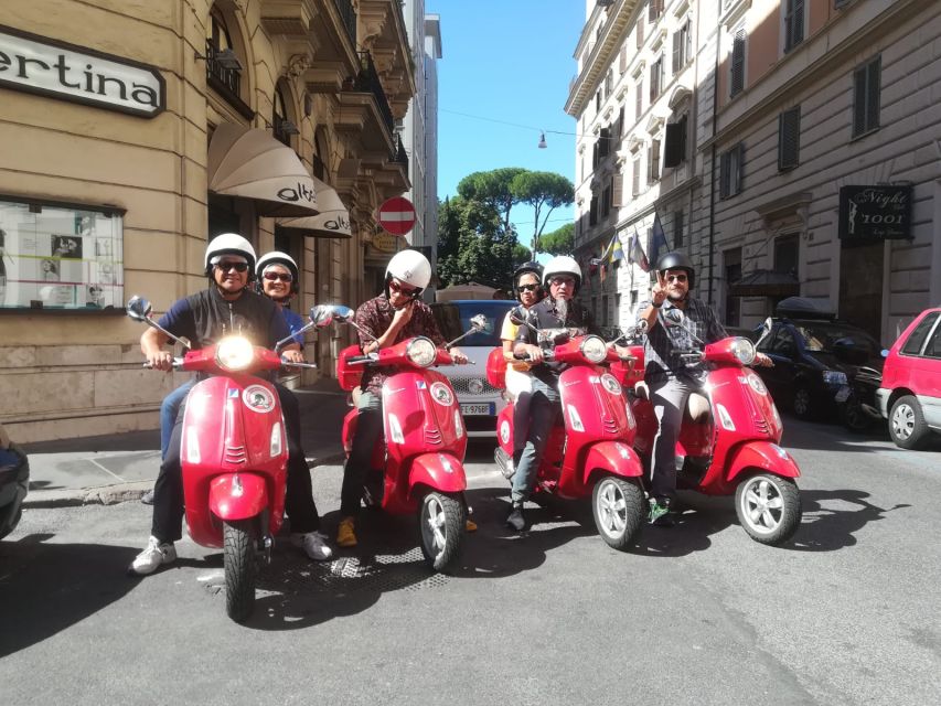 Rome: City Highlights Vespa Tour with Driver - Famous sights without losing the neighborhood feel