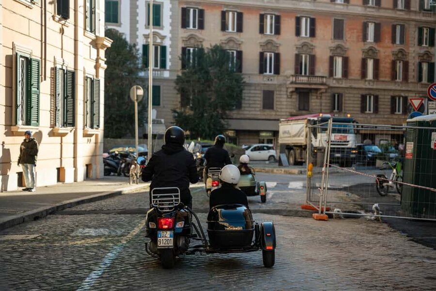 Rome: Evening Vespa Sidecar City Tour - Trastevere for coffee, gelato, or a drink