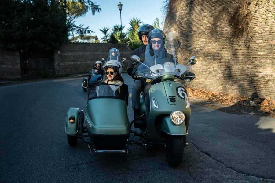 Rome: Evening Vespa Sidecar City Tour - Piazza Venezia and the first look at Rome