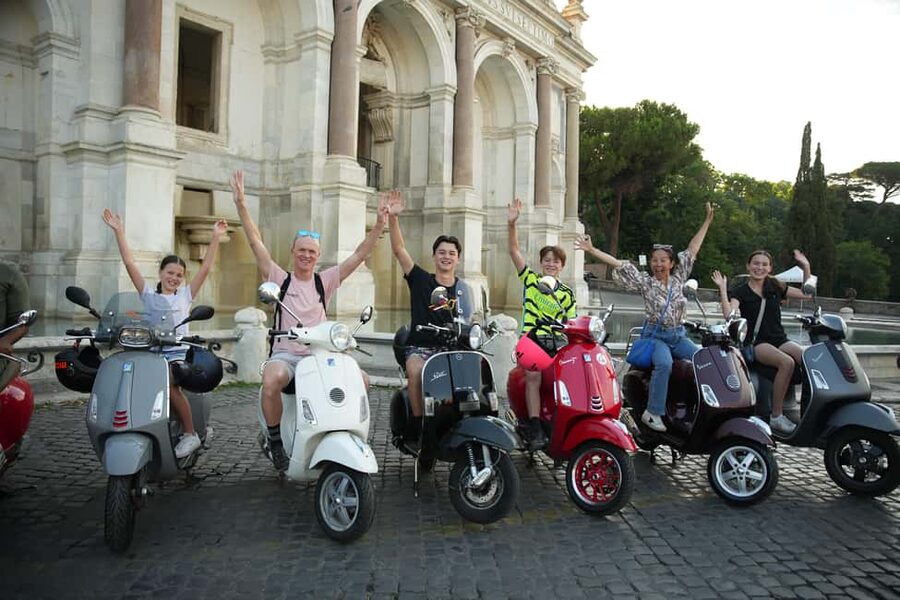 Rome: Guided Vespa Experience with Professional Photoshoot - Circus Maximus and the old racing ground