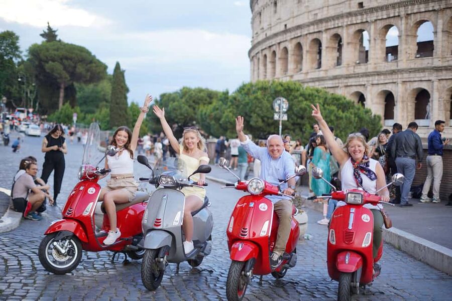 Rome: Guided Vespa Experience with Professional Photoshoot - Ending at Piazza Venezia