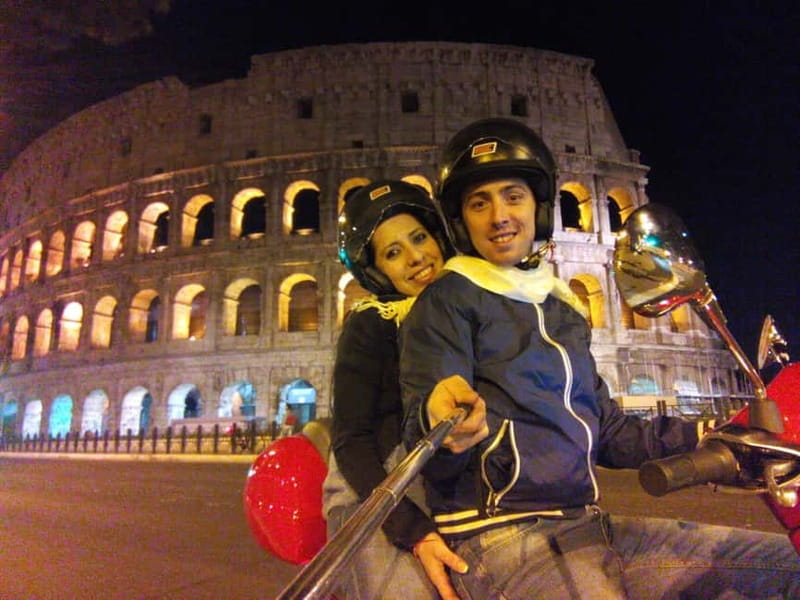 Rome: Nighttime Vespa Rental - Piazza Navona and Campo de Fiori After Dark