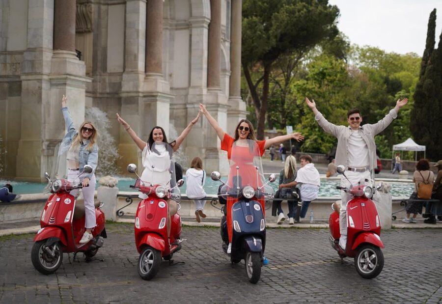 Rome: Photography Service by Vespa Scooter - Meeting near the Colosseum on Via del Colosseo