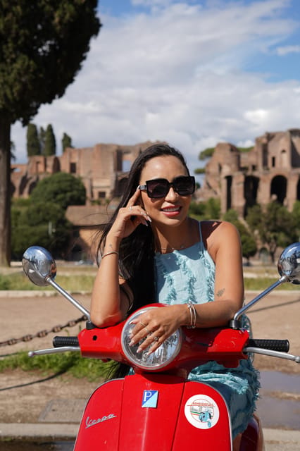 Rome: Photography services by Vespa with Aperol Spritz - A slower pause at the Orange Garden