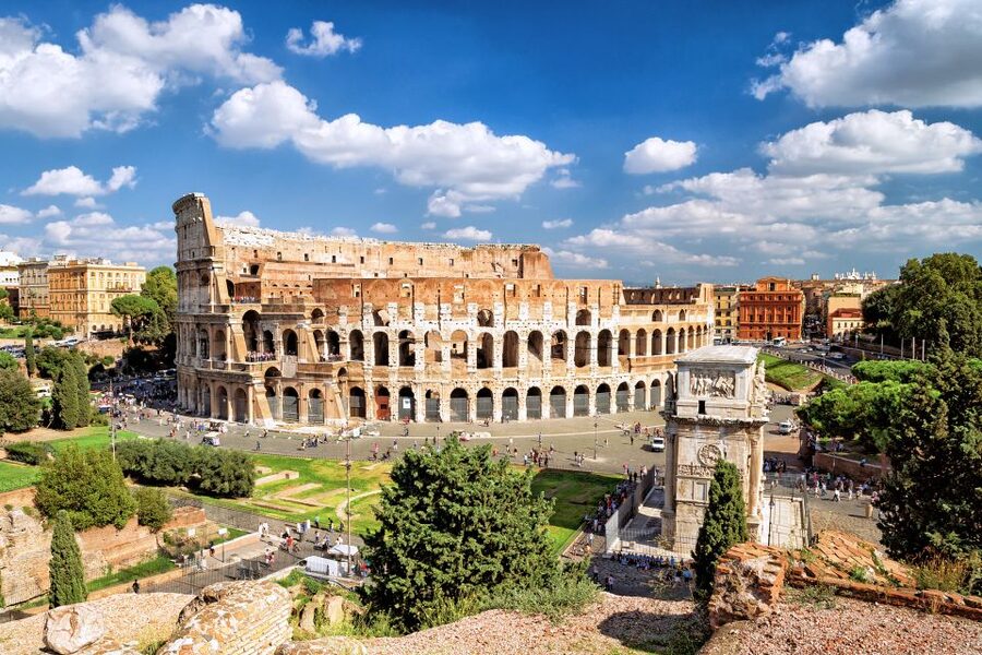 Rome: Self-Driven Sightseeing Tour by Vespa - A short coffee stop with a local feel