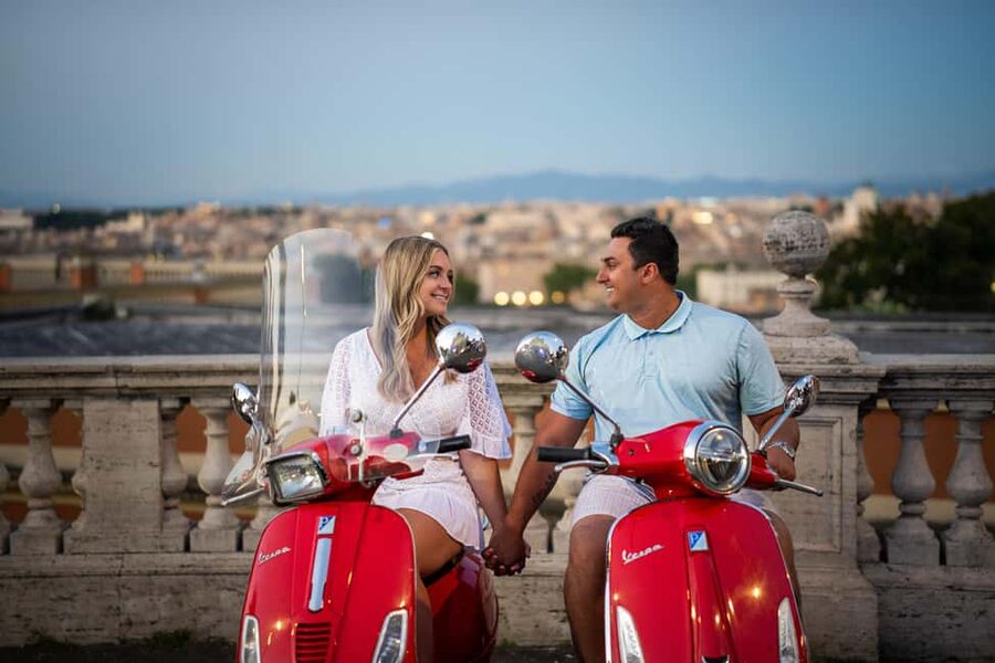 Rome: Vespa Photo Tour with City Center Pickup - The Colosseum: a fast Roman introduction