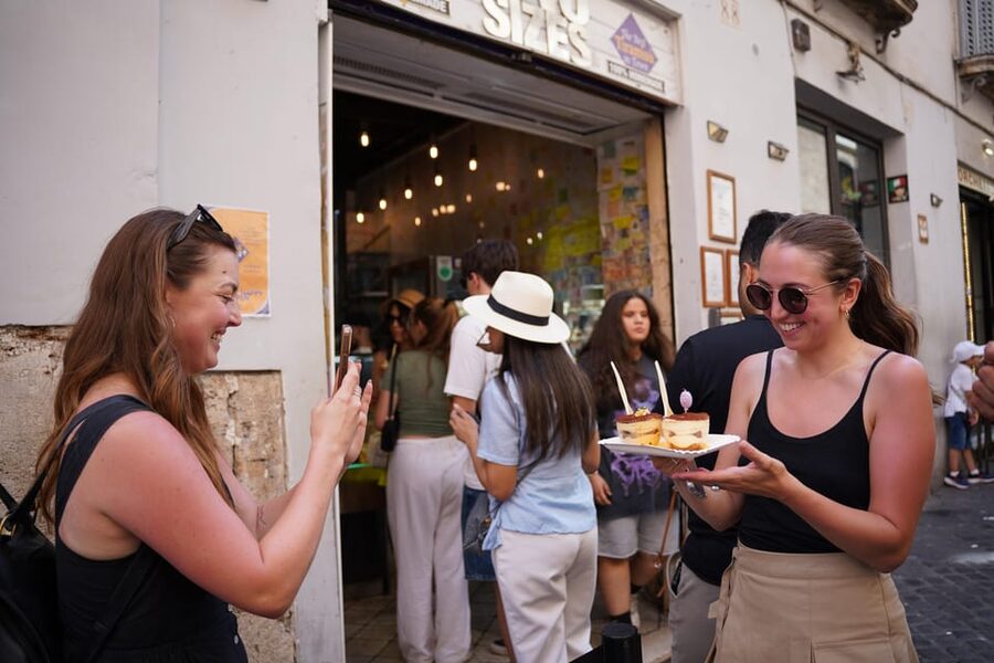 Rome: Vespa Ride with Pictures and Sweet Tastings - Piazza Navona and the sweet beginning