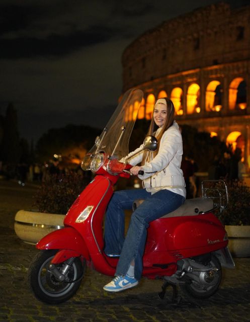 Rome: Vespa Scooter Night Tour with Pro Photographer service - The Pantheon and Piazza Navona after dark