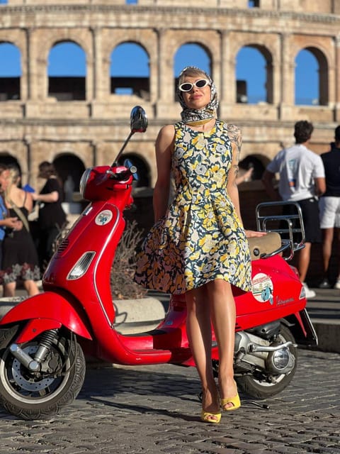 Rome: Vespa Tour & Professional Photoshoot - Circus Maximus and the Aventine viewpoint