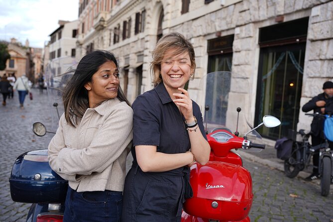 Rome: Vespa Tour with Photographer and Tiramisu treat - Piazza Navona and the dessert question