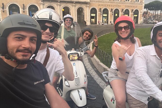 Rome Vespa tour with Pro Photographer - Fontana dell’Acqua Paola in five minutes