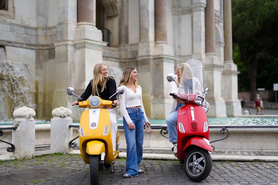 Rome: Vespa Tour with Professional Photoshoot as Passenger - Colosseum to Circus Maximus