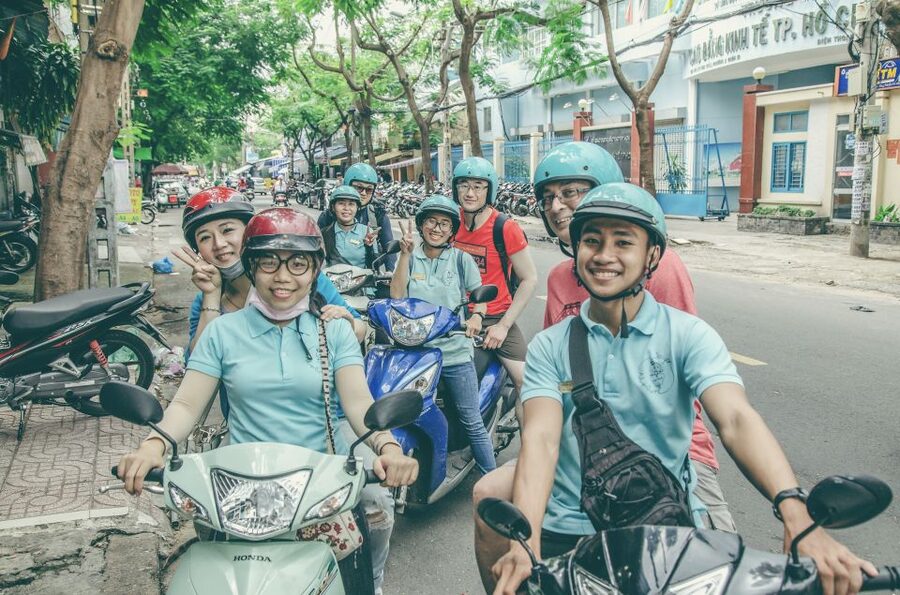 Saigon: City Highlights and Saigon Unseen Scooter Combo Tour - Saigon Unseen, narrow lanes and old apartment life