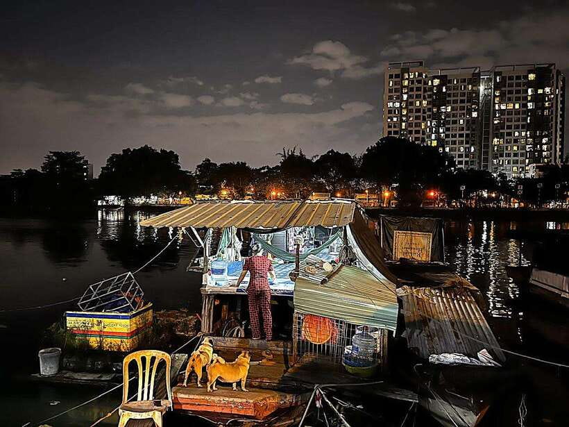 Saigon: Floating Market and Food Tasting Tour by Scooter - Seeing an everyday floating market in District 8
