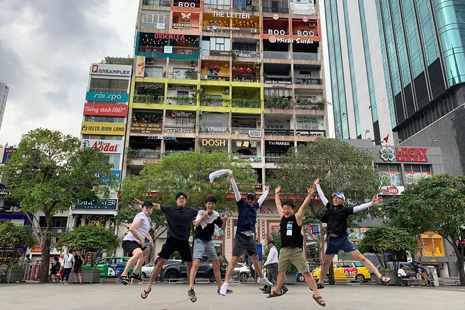 Saigon Slum tour, Chillspots tour by scooter | Female driver - Who will get the most from this ride