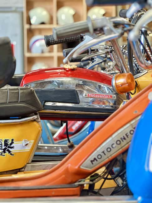 Saint-Emilion: Vintage moped rides and tours - At a glance