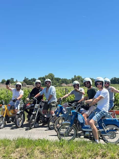 Saint-Emilion: Vintage moped rides and tours - The optional tasting and château visit