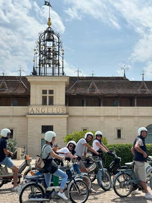 Saint-Emilion: Vintage moped rides and tours - What the $104 price buys you