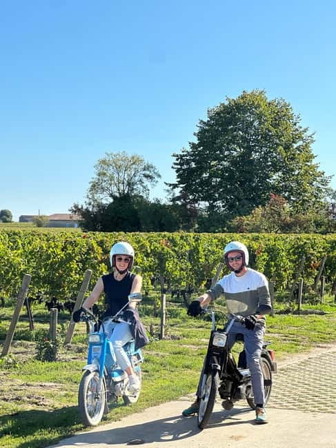 Saint-Emilion: Vintage moped rides and tours - Starting at Château Vieux Clos