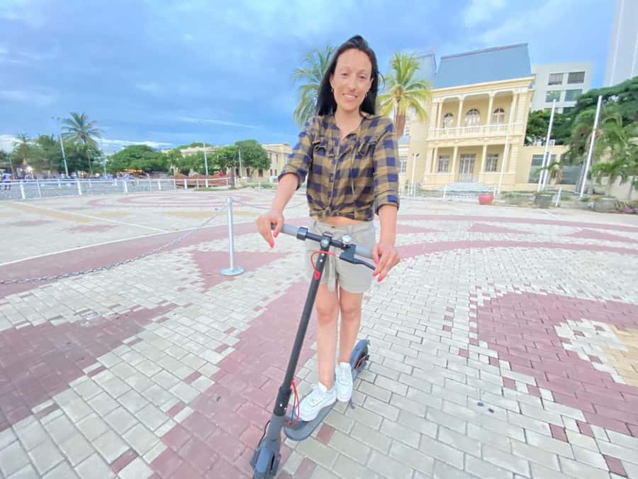 Santa Marta: Scooters Rental - Small streets, squares, and parks at your own pace