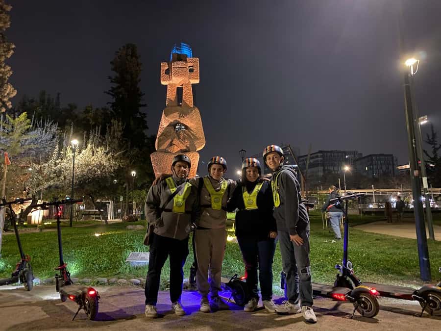 Santiago sunset tour on an electric scooter. City and nature - 105 minutes on Cerro San Cristóbal