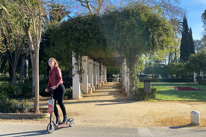 Scooter tour in Seville - Plaza de España and María Luisa Park
