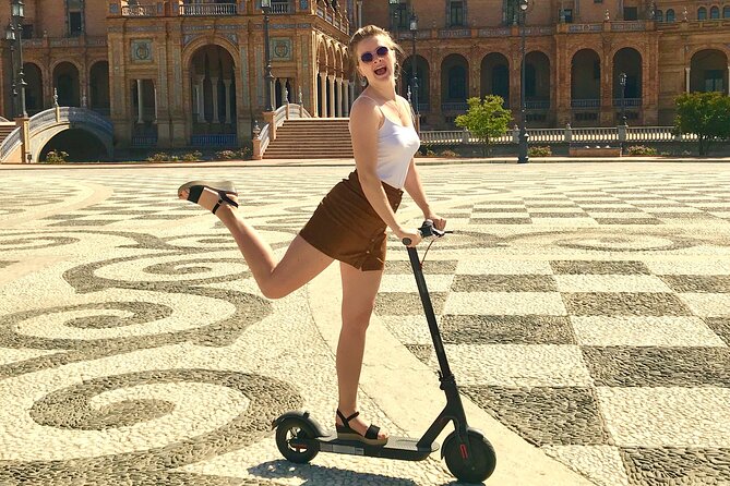 Scooter tour in Seville - The Giralda and Seville Cathedral