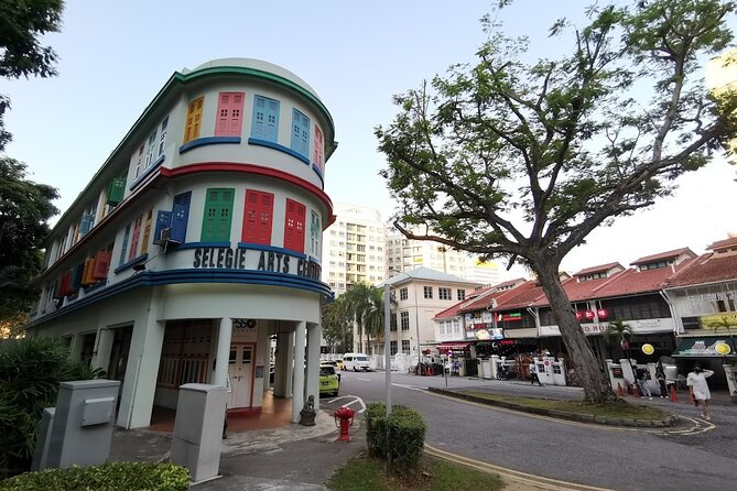 Secrets of Singapore Kick Scooter Tour with Dinner - Starting in Selegie and Dhoby Ghaut