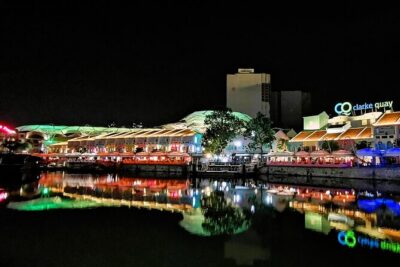 Secrets of Singapore Kick Scooter Tour with Dinner