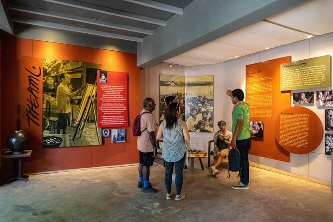 Siem Reap City Tour By Vespa - Wat Thmey and its difficult history