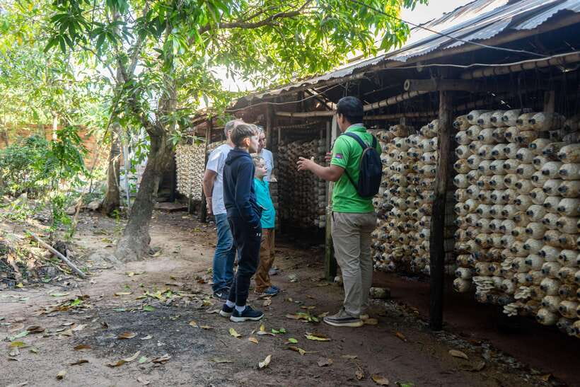 Siem Reap Countryside Sunset Vespa Tour or Tuk Tuk - Wat Po Banteaychey and the quiet temple stop
