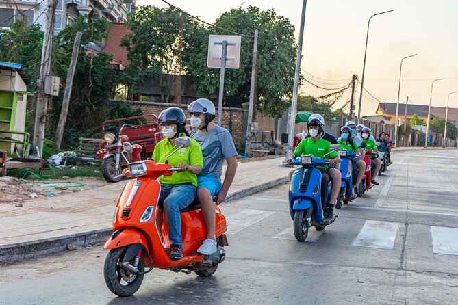 Siem Reap Evening Foodie Vespa Tour / Tuk Tuk Available - Noodles, fruit, spring rolls, tofu, and barbecue snails