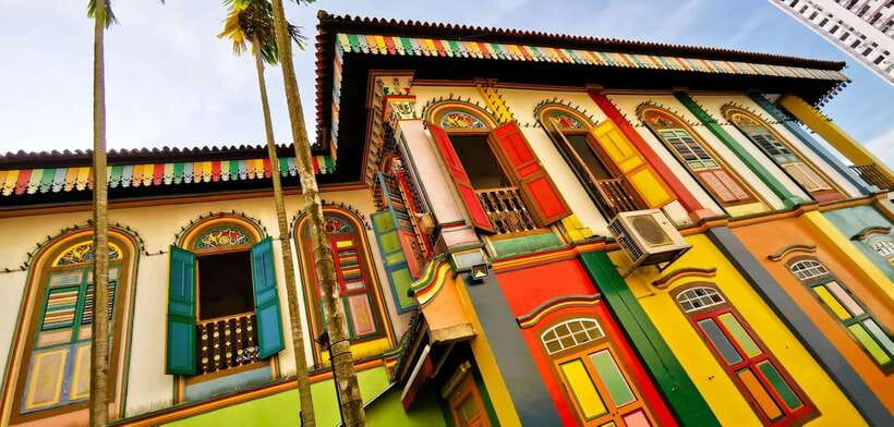 Singapore: Street Food & Ethnic Quarters Kick Scooter Tour - Starting in Little India with dosai and temple stops